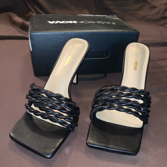 Rags to Riches Heels- Black Size: 11 USA - Picture 2 of 9